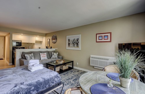 South Beach Villa | Sunset Rentals- 1687 Bluff Villas