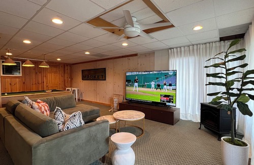 Six Mile Ski Chalet | THREE-LEVEL LAKEFRONT DESIGNER CHALET: ONLY 9 MILES FROM CLEMSON! Wi-Fi/AC