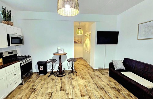 Miradero Apartment | A Splash of Oasis near beautiful beaches & bars