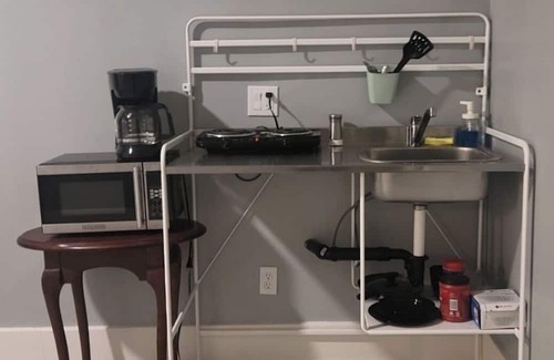 Mojave Apartment | Beautiful Mother in Law Unit suit w/Parking & Wifi