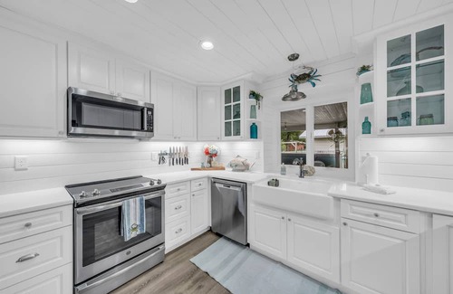 Ono Island House | Bear Point Retreat with Coastal Charm