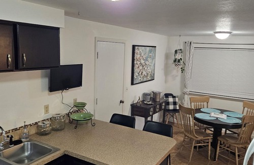 Boise House | No Place Like Home! Animals welcome