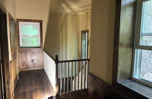 Ellijay Ski Chalet | Charming 3-bedroom Mountian Bike Trail chalet with AC and WiFi in serene Ellijay