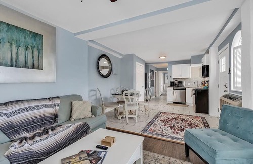 Murrells Inlet House | Marsh Estate: 3-Units + Theater Room! Putting!