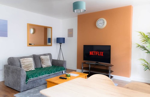 Minehead Apartment | Minehead Suites | 2 Bed Apartment | Sleeps 5