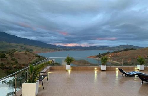 Calima House | Casa Lago Calima Valle del Cauca