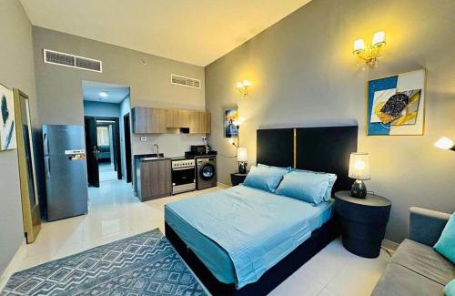 Al Satwa Apartment | 76 pink building