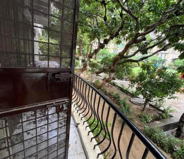 Al Satwa Apartment | 76 pink building