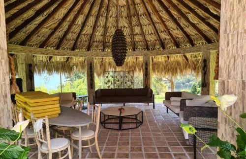 Calima House | Cartuja Holguín - Chalet Casa Finca Lago Calima