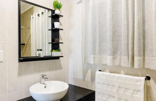 Umtentweni Bed & Breakfast | 8 On Eagle Bed & Breakfast Room 2