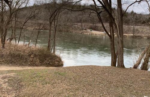 Lone Rock House | White River Cabin