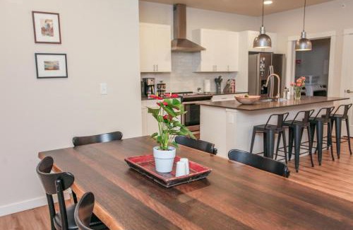 Livingston House | Livingston Condo