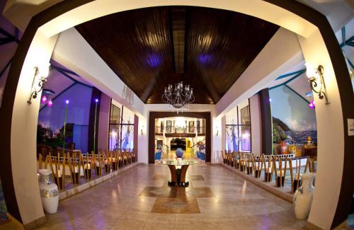 Sambo Creek Hotel | Hotel Palma Real