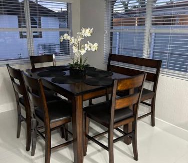 Hialeah Villa | City Chic with a pool