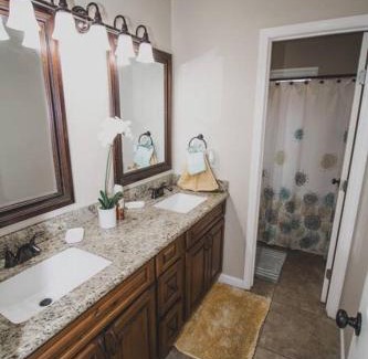 Park Forest - LA North House | “Home Away From Home” 12mi to LSU, 10mi to SU