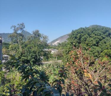 Vargem Pequena Apartment | Quartos individuais com sala,cozinha e banheiro compartilhado pelo anfitrião