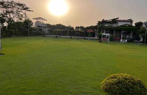 Noida Villa | Serene Farmstay with Pool & Machan!!
