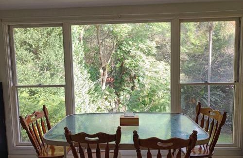 Beecroft House | Large, Spacious and Comfortable House in Beecroft