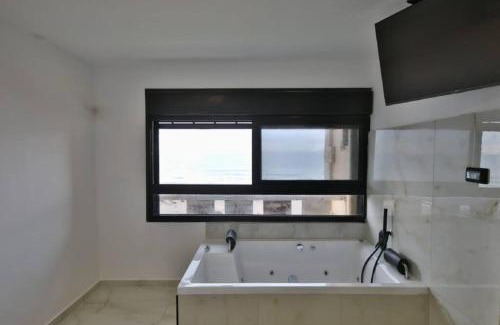 Haifa Apartment | ocean suite