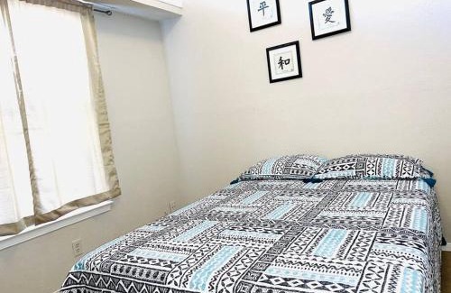 El Paso House | King Size bed/3 bedroom HOUSE /Huge backyard