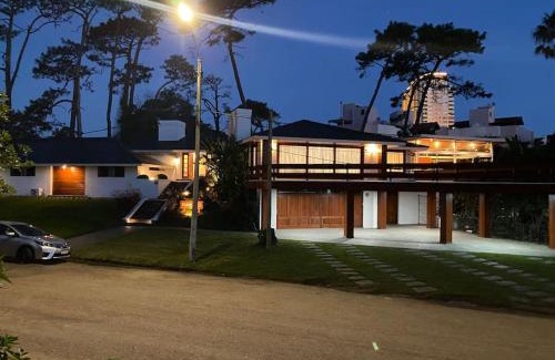 Punta del Este Villa | Mansión premiun de 7 suite a metros de la playa
