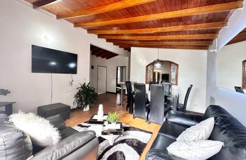 Belen House | People's House ( Laureles )