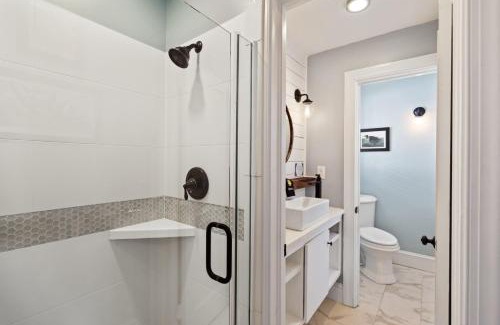 Cannonborough Elliotborough House | The Carriage House at Ashley Inn circa 1852 Just 4 Blocks To King