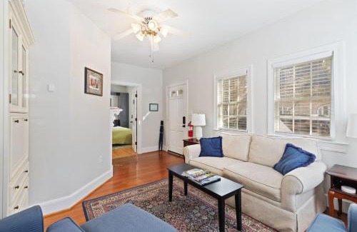 Cannonborough Elliotborough House | The Carriage House at Ashley Inn circa 1852 Just 4 Blocks To King