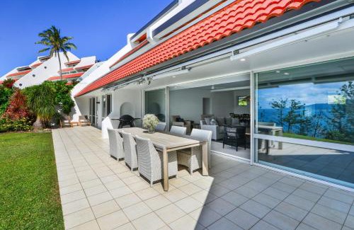 Hamilton Island Apartment | Bella Vista West 1 Ocean View With Golf Buggy And Airport Transfers Under New Management