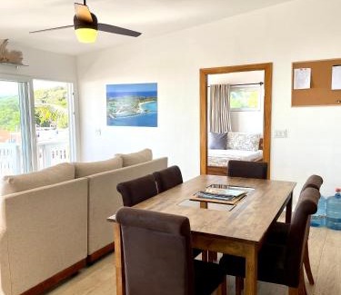 Jonesville House | La’La Villas