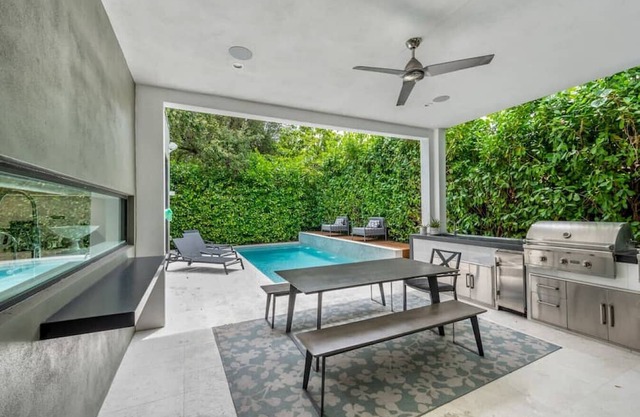 Lux Villa for 10 Miami Design District with Pool!