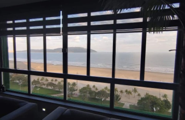 Oceanview Santos apartment for up to 7 people