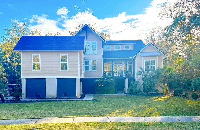 5 Bedroom with optional 6 available For Masters Week.