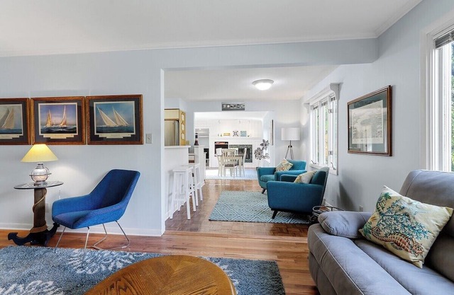 Geneva Shores- Monthly Rental w/ Lake Access!