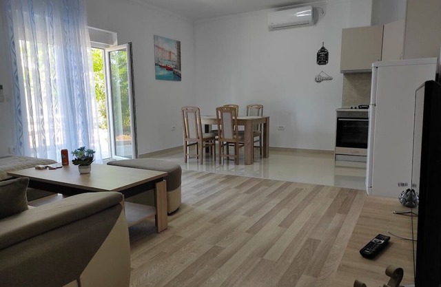 One bedroom apartment with private parking