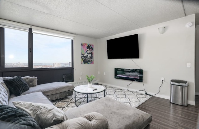 Sleek Downtown Detroit Stay with City Flair