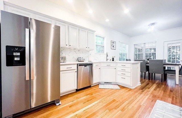 Tranquil Haven: Spacious Retreat for 16+ w/Games