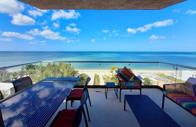Ocean views from all rooms of this Beachfront unit