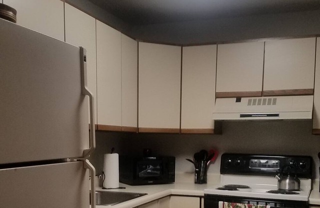 1 bdr, safe, secure building, centrally located in Bangor Maine.