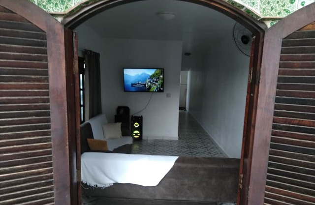 HOUSE FOR BEACH SIDE SEASON