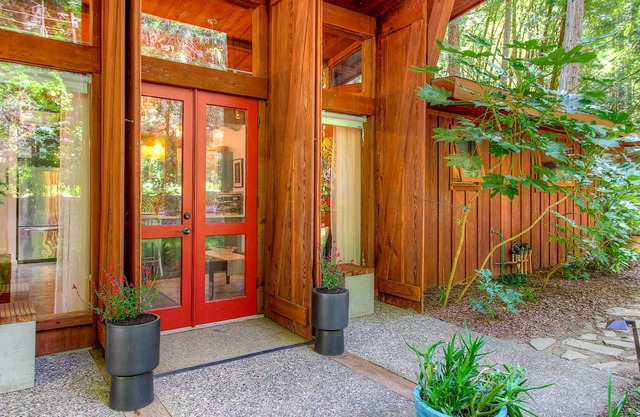 Mid Century Cabin in the Redwoods