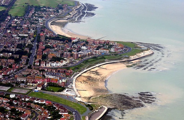 Spacious Modern Holiday Apartment in the heart of Westgate-on-Sea