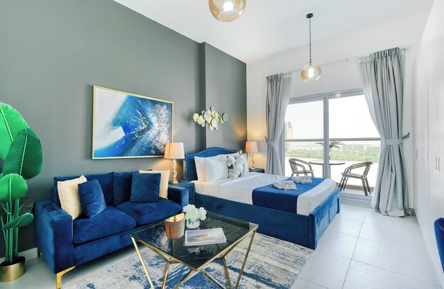 PVH - Bella Rose - Posh Studio