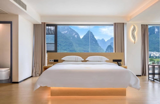 Mountain Search Snow View Hotel
