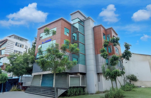 Fabhotel Silver Cloud