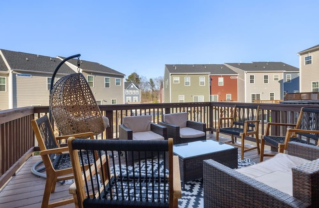 Family/pet friendly home in heart of triangle; Skee ball, ping pong, & fire pit