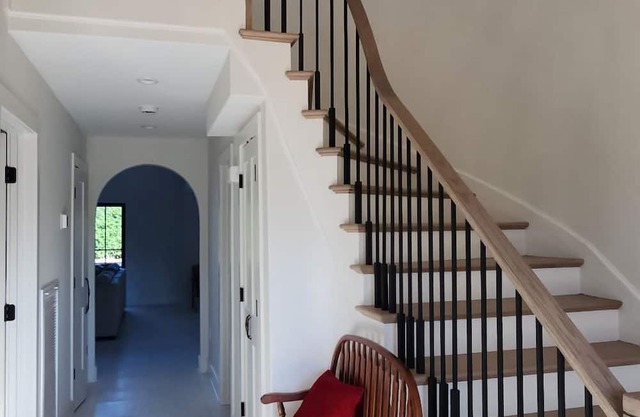 SPACIOUS 4-bedroom house in charming Metairie with AC, WiFi, Pool, Patio