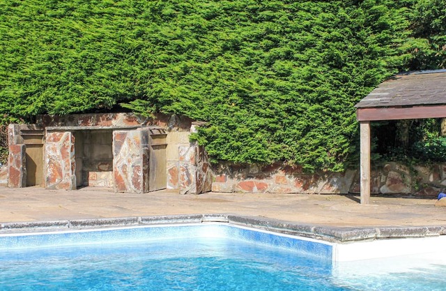 2 bedroom accommodation in Kings Nympton, near South Molton