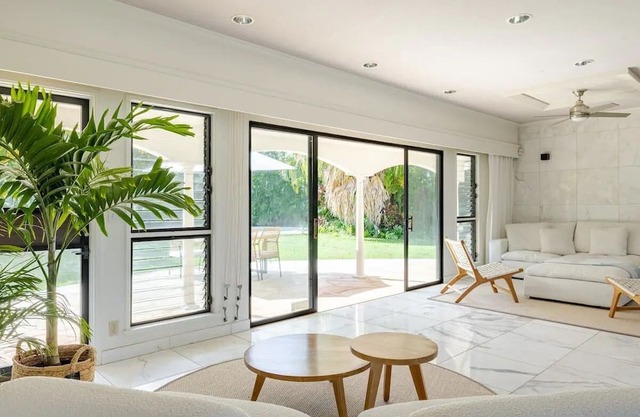 Gorgeous estate in paradise !