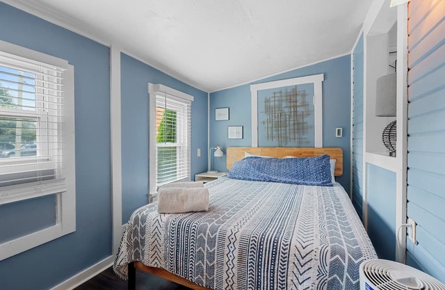 German Village Beach Bungalow – Chic Studio for 2 Perfect for Couple’s Getaway!